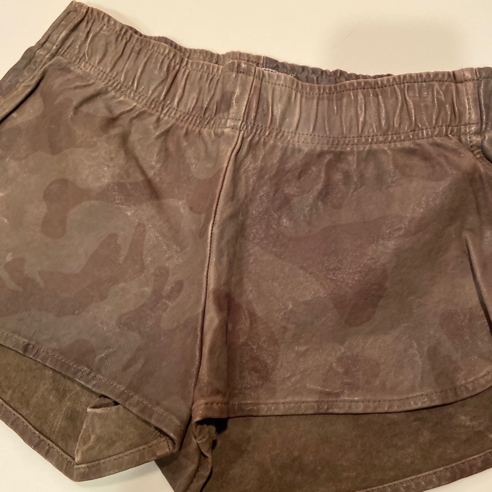Rails camo shorts